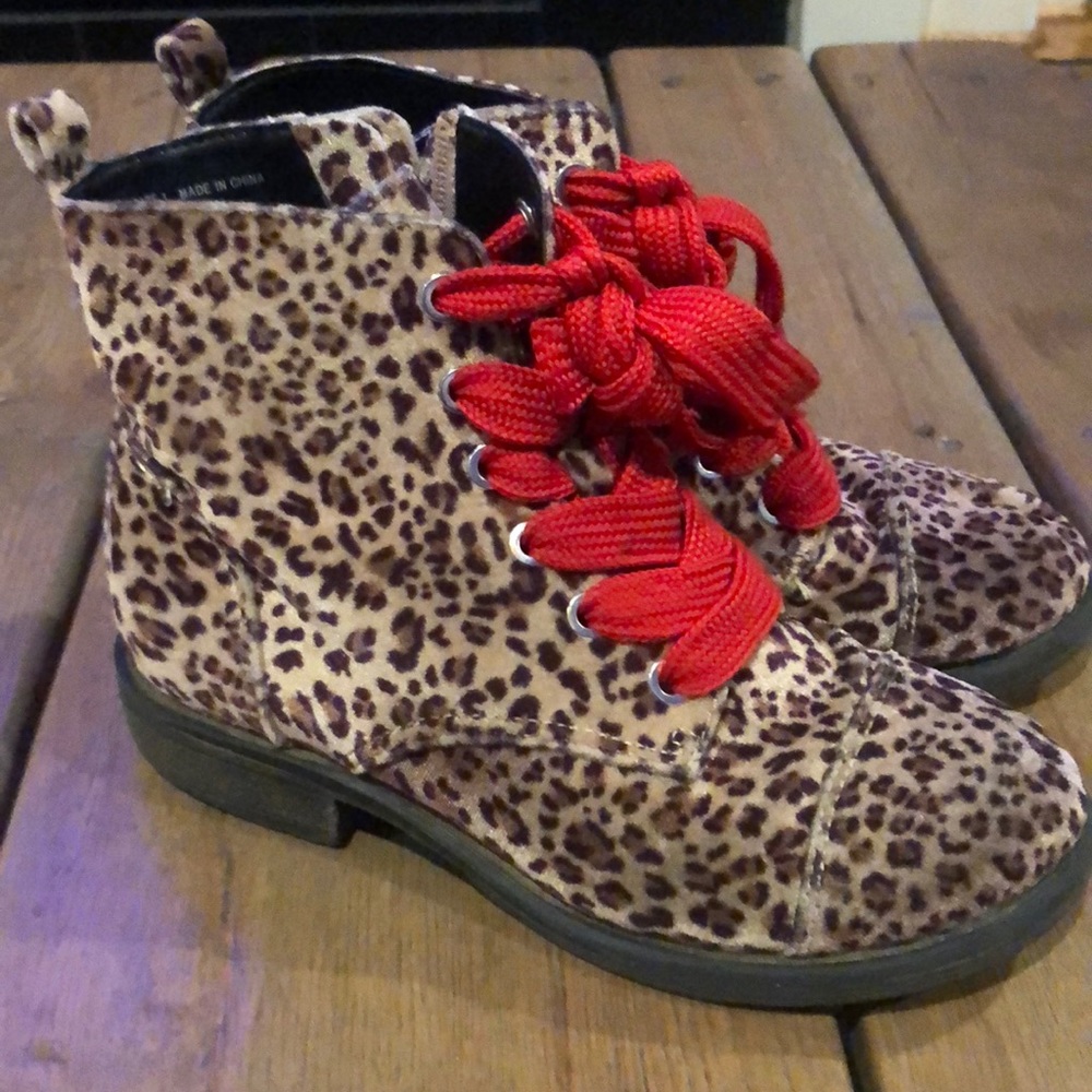 Dolce Vita size one leopard print boots